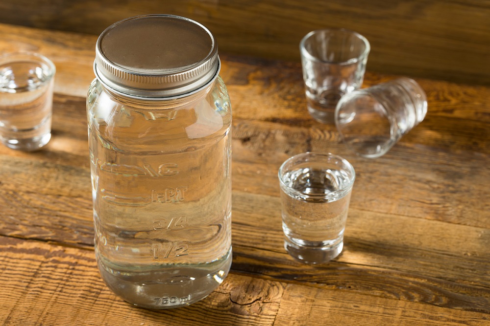 Is Moonshine Illegal in Texas: Legal Lowdown on Moonshine