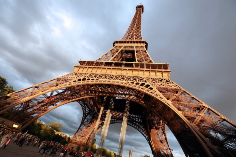 Eiffel Tower Suicide: A man died after hanging from Eiffel Tower, October 20